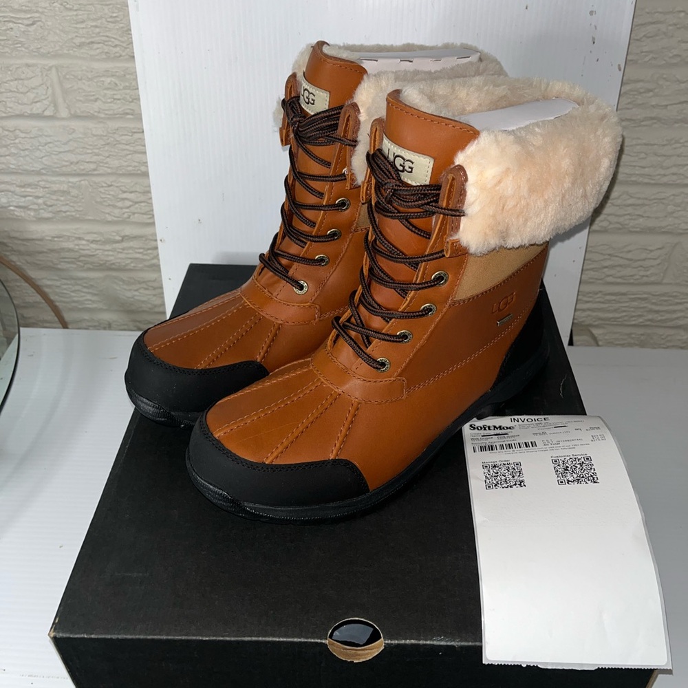 UGG Butte Men size 10